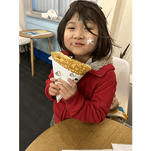 いつも美味しそうに幸せそうに食べますが、大体顔が汚れてます。