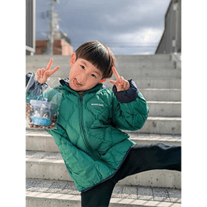 大東市のケイットにて、ワークショップで大好きなペンギンのスノードームを作って大喜び！