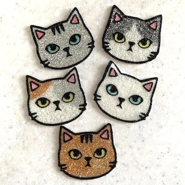 繰り返し貼ってはがせる「グリッターシール」