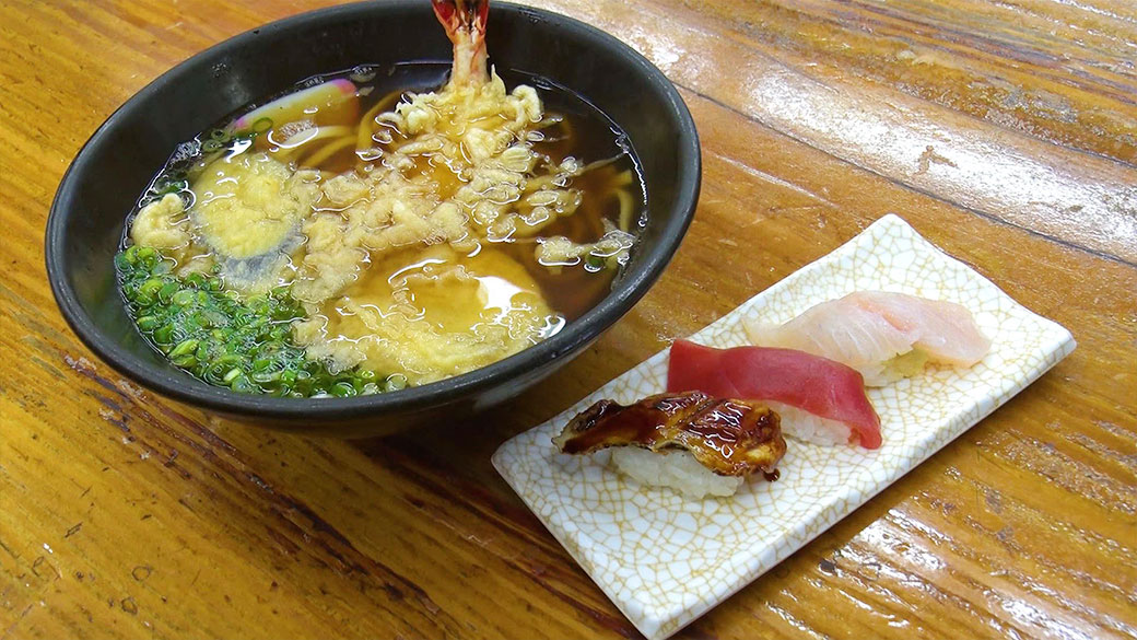 天ぷらうどん 寿司3貫セット