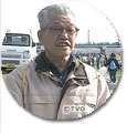 今回の花▼ 塚本文男さん ▼大阪府内で最大規模の一斉清掃活動となる「大和川･石川クリーン作戦」のきっかけづくりを行った。